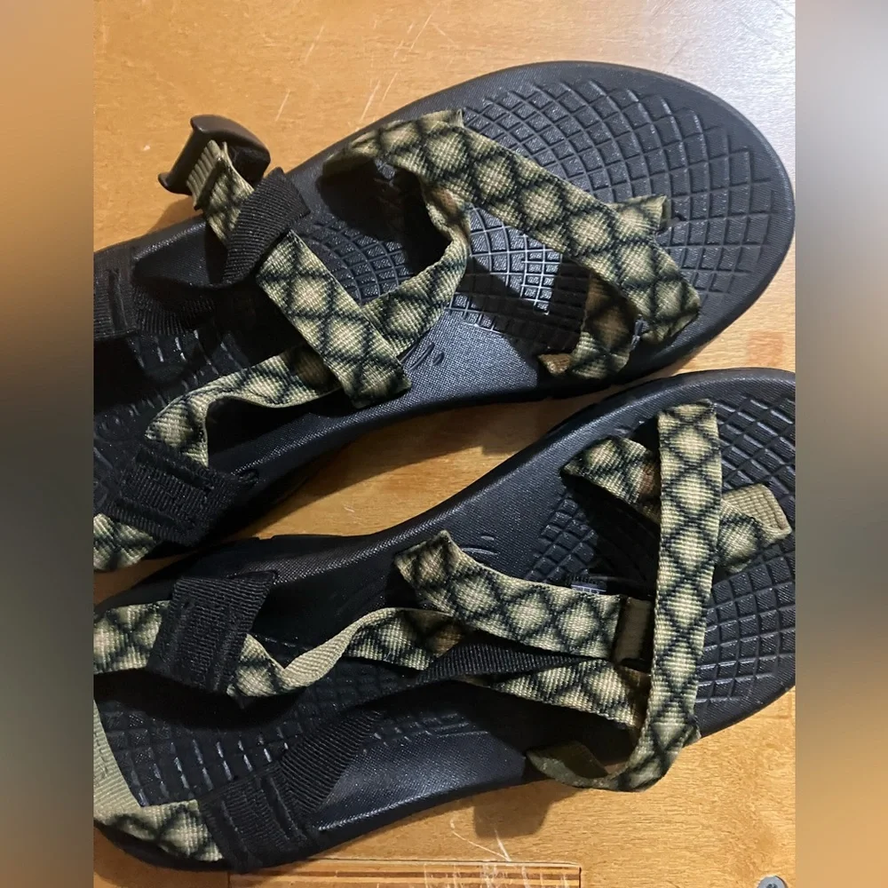 Chaco Men's Z/2 Sandals | Hike Paddle Outdoors | Size 9